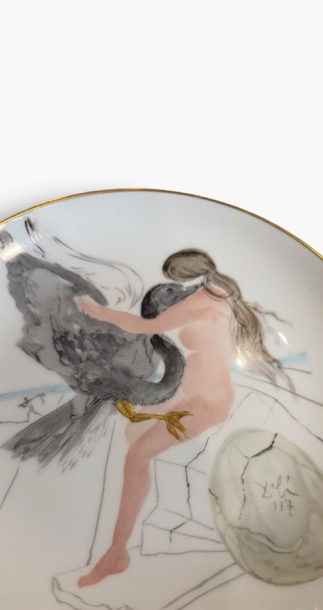Limoges Salvador Dalí Plate: Leda And The Swan-photo-3