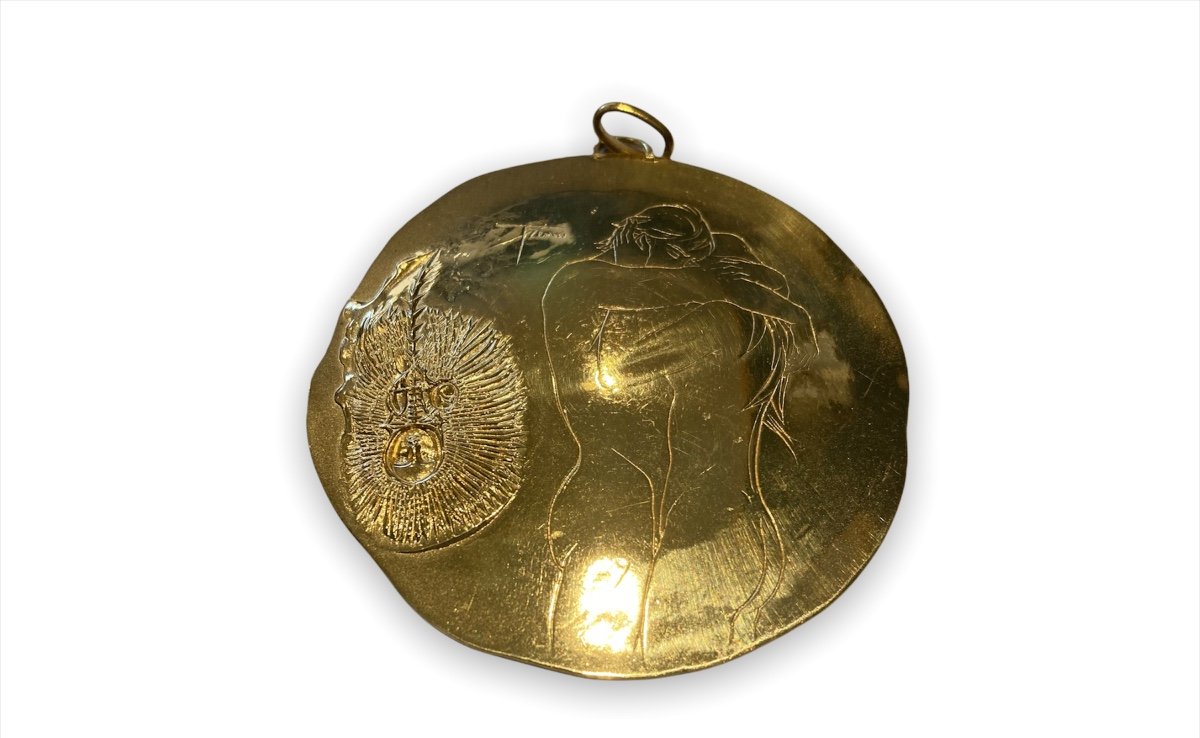 Two Large Medals In Golden Metal Bearing The Signature Of Pierre-yves Tremois-photo-2