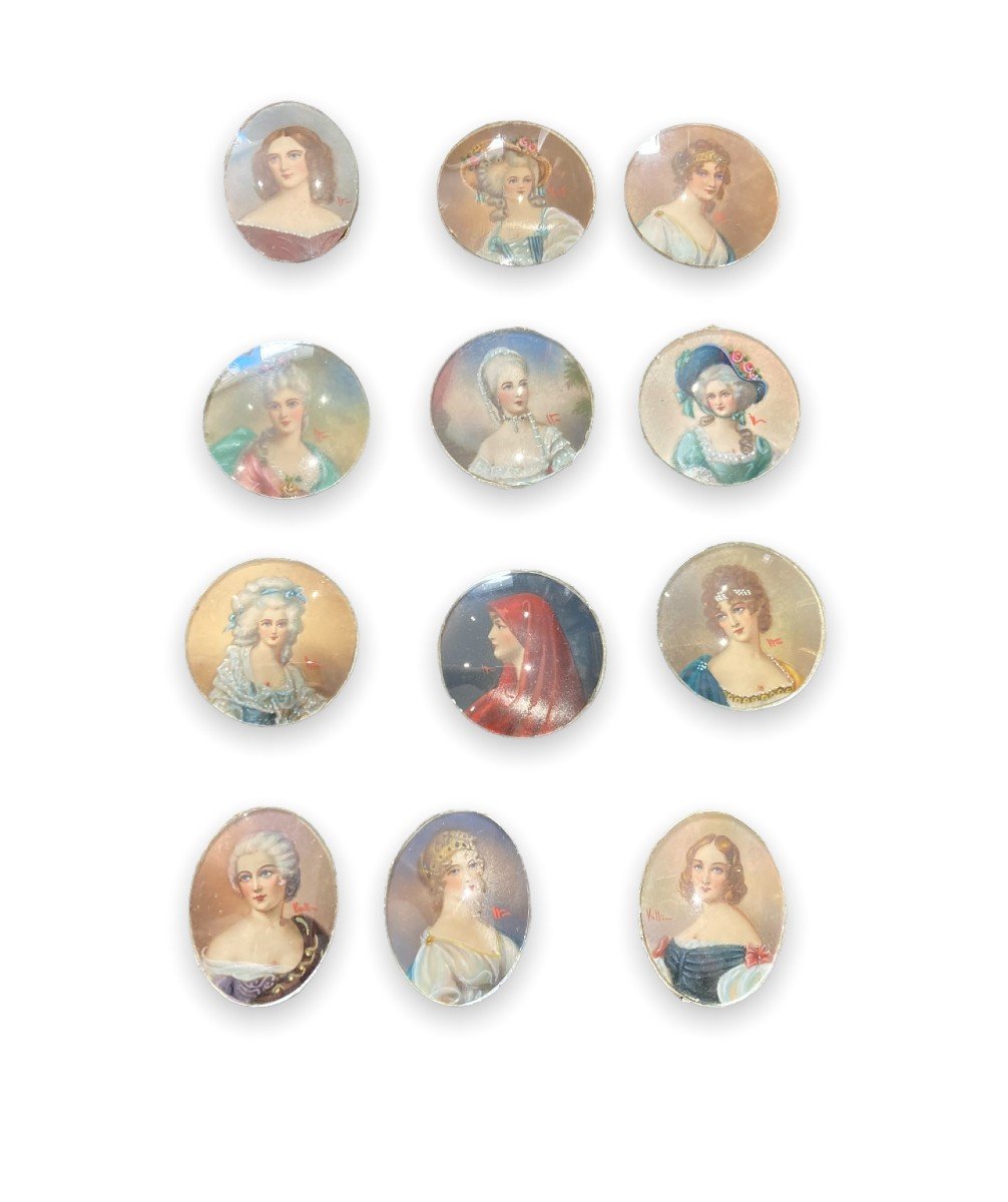 Ensemble De 12 Portraits Miniatures Sous Verre