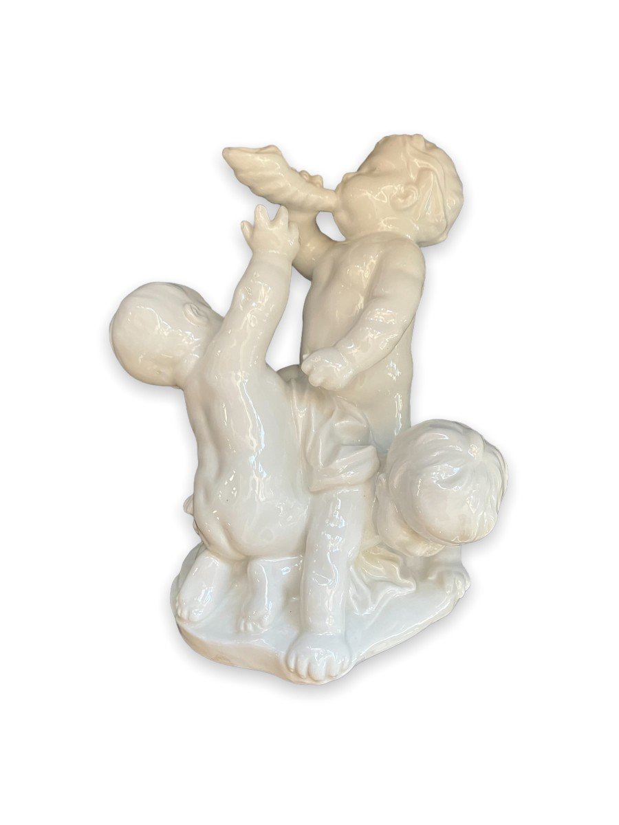 Capodimonte Paire De Sujets à Décor De Putti-photo-3