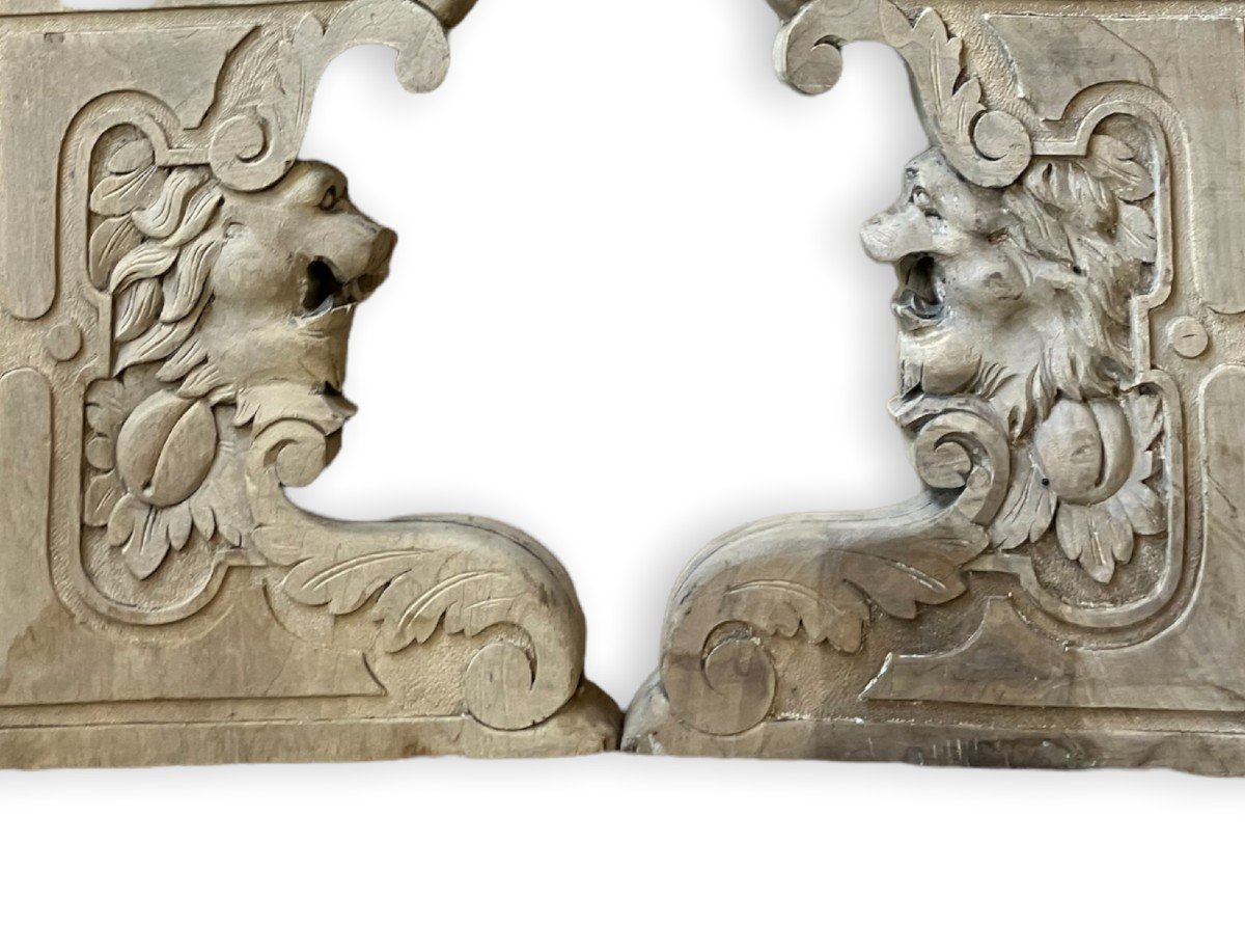 Pair Of Shelving Units - Woodwork With Lions Heads-photo-4