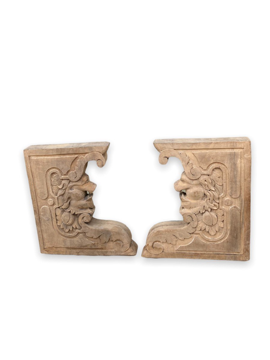 Pair Of Shelving Units - Woodwork With Lions Heads-photo-2