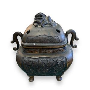 Small Perfume Burner In Bronze Fô Dog Decor And Animated Scenes