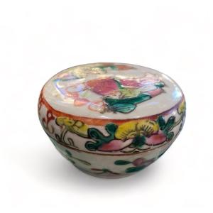 Boite à Bijoux Chinoise En Porcelaine Polychrome