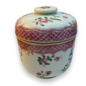 Petit Pot Couvert Chinois Famille Rose XVIIIeme époque Kangxi Qianlong 