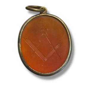 Pendentif Franc-maçon Intaille Maçonnique Sur Agate