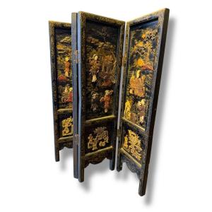 4-panel Table Screen