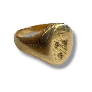 Gold Signet Ring With Coat Of Arms