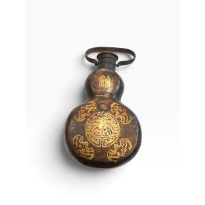 Gourde en métal motif chauve-souris Chine XIXeme