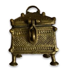 Indian Wedding Box In Chiseled Bronze Late Nineteenth