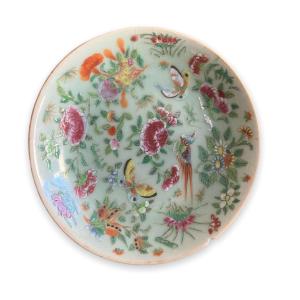 Chine Assiette En Porcelaine Celadon Décor De Papillons, fleurs et oiseaux XIXeme