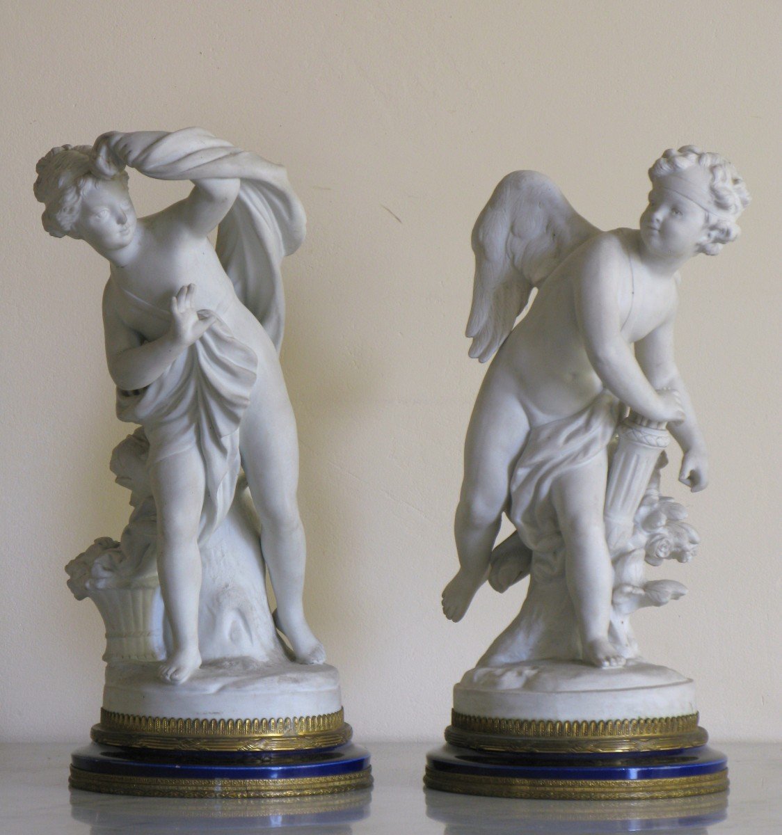 Sèvres, "Psyché & Cupidon", deux sujets en biscuit de porcelaine, Circa 1880... 