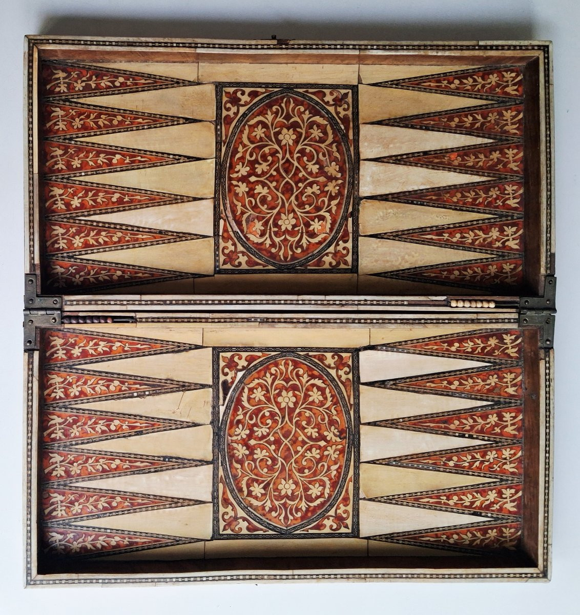 Jeu de jacquet ou Backgamon-photo-1