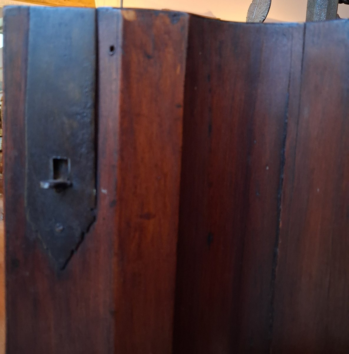 Encoignure à façade de forme arbalète-photo-5