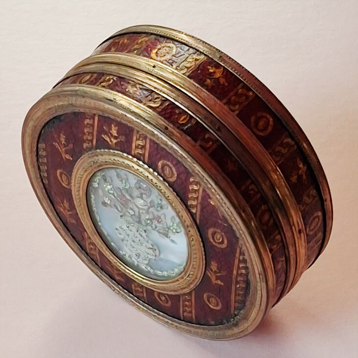 Small Round Box-photo-1
