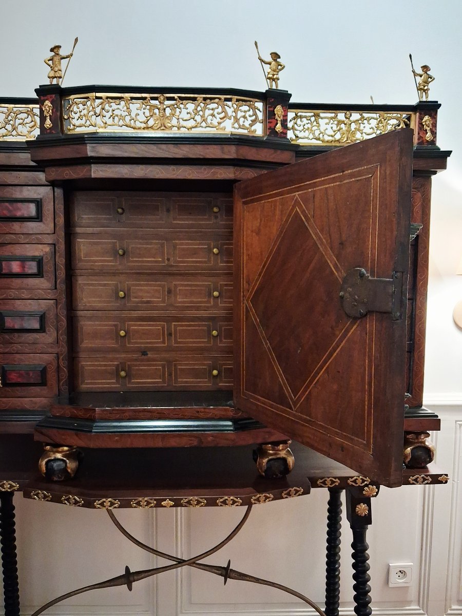 Cabinet hispano-flamand-photo-3