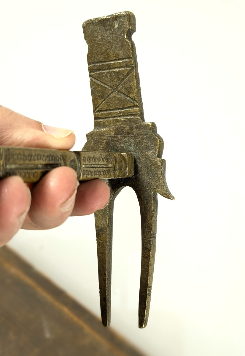 Sugar Hammer - Tuareg - Gazelle Head, Early 20th Century - No. 3-photo-4