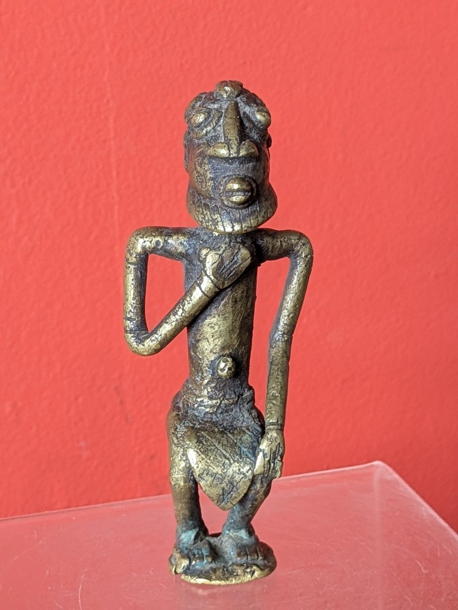 Petite figurine Dogon, laiton première moitié XXe