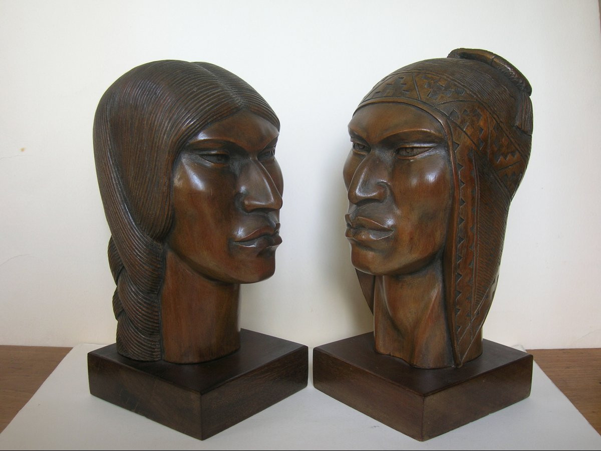 Paire de bustes d'Amérindiens - bois taille directe, circa 1950-photo-4