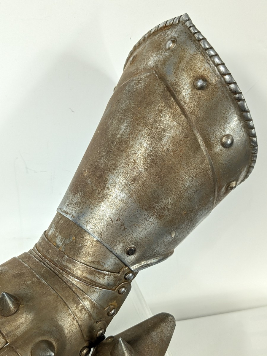 16th Century Style Armor Gauntlet. Circa 1900-photo-3