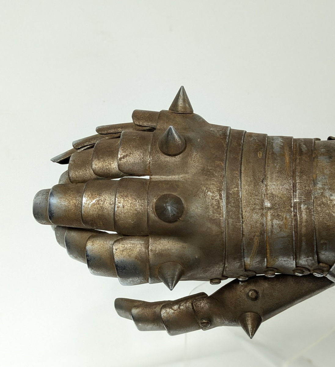 16th Century Style Armor Gauntlet. Circa 1900-photo-2