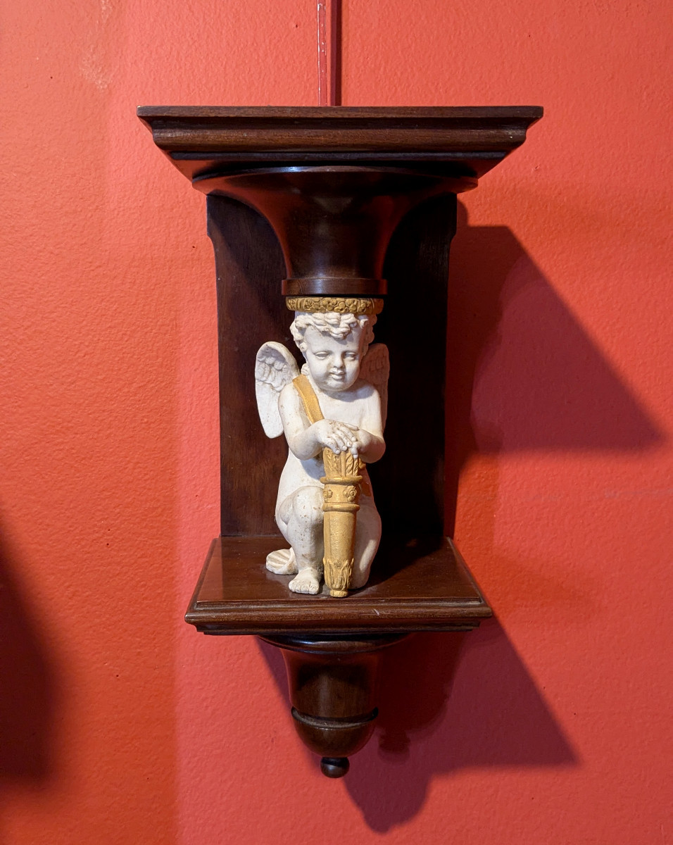 Applique / console Cupidon - biscuit et bois de noyer - travail anglais ? circa 1880