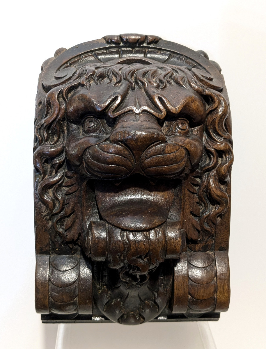 Lion's Head Mascaron - 19th Century In The Style Of The 17th Century 