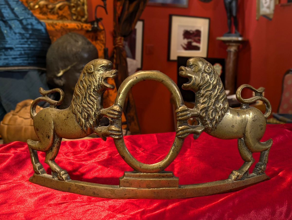 Paie de lions affrontés - applique bronze du XVIIIeme siècle - Angleterre ?