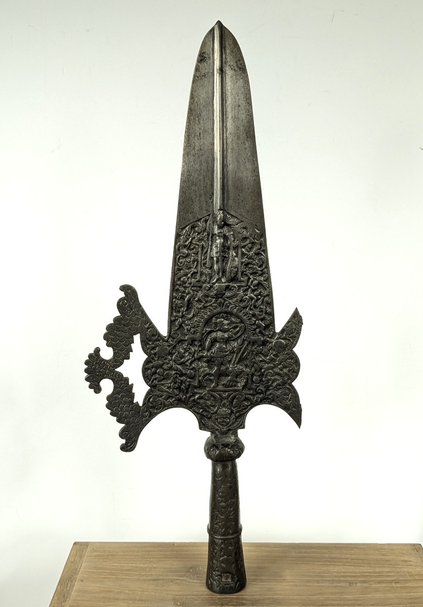 Hallebarde néo- Renaisance - fonte de fer circa 1850-photo-1