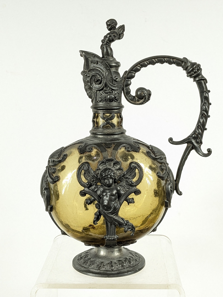 Petite aiguière néo Renaissance - étain - verre soufflé - XIXe siècle.
