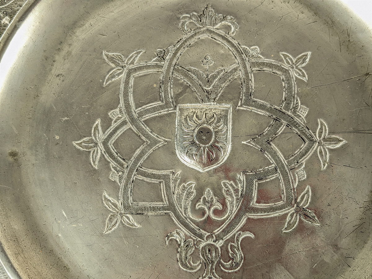 Dish Decorated With A Sunburst And Gothic Interlacing - 17th Century Pewter - Germanic?-photo-6