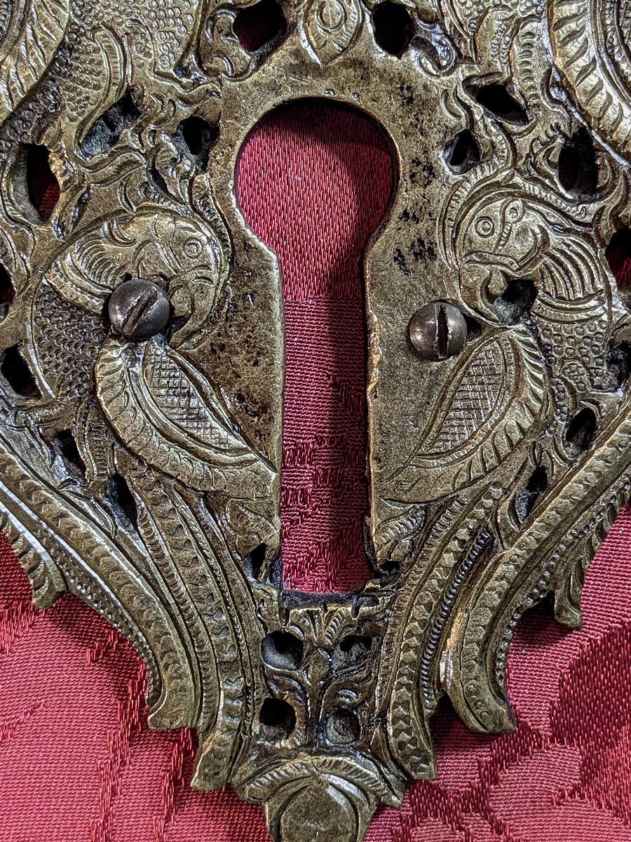 Serrure &agrave; d&eacute;cor de  chim&eacute;res et perroquets - bronze Inde Rajasthan XVIIIe - n&deg;1-photo-2