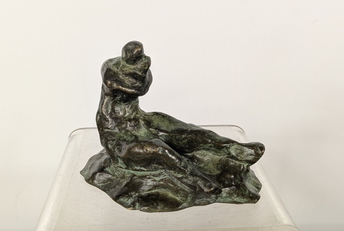Maternité - petit bronze signé Benenson