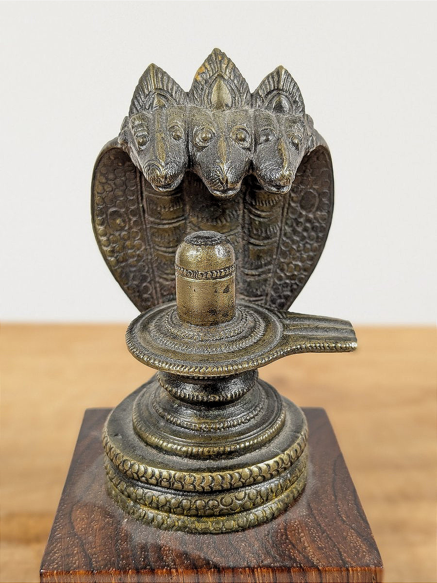 Shiva Lingam  et le serpent - bronze Inde XIXe siècle