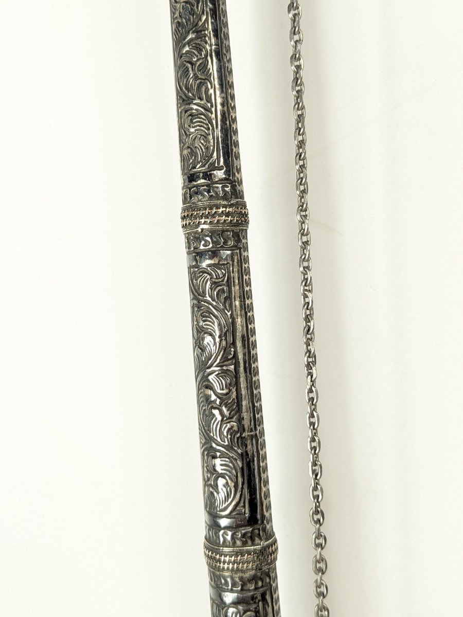 Grande pipe birmane en argent repoussé et ciselé – Birmanie, XIXe siècle-photo-4