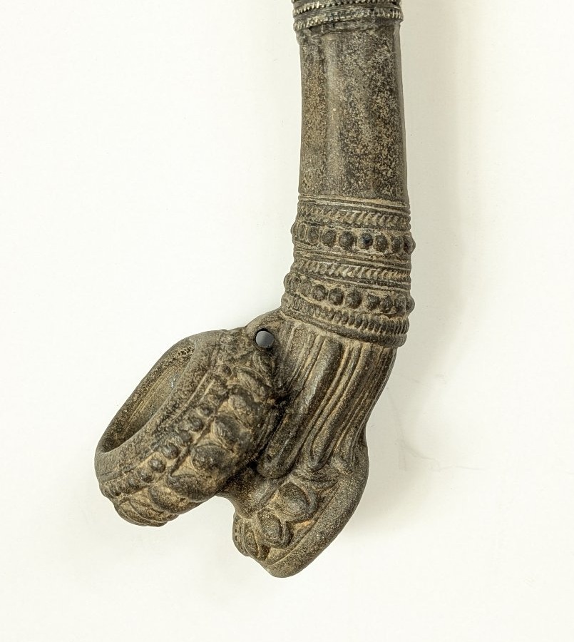 Grande pipe birmane en argent repoussé et ciselé – Birmanie, XIXe siècle-photo-2