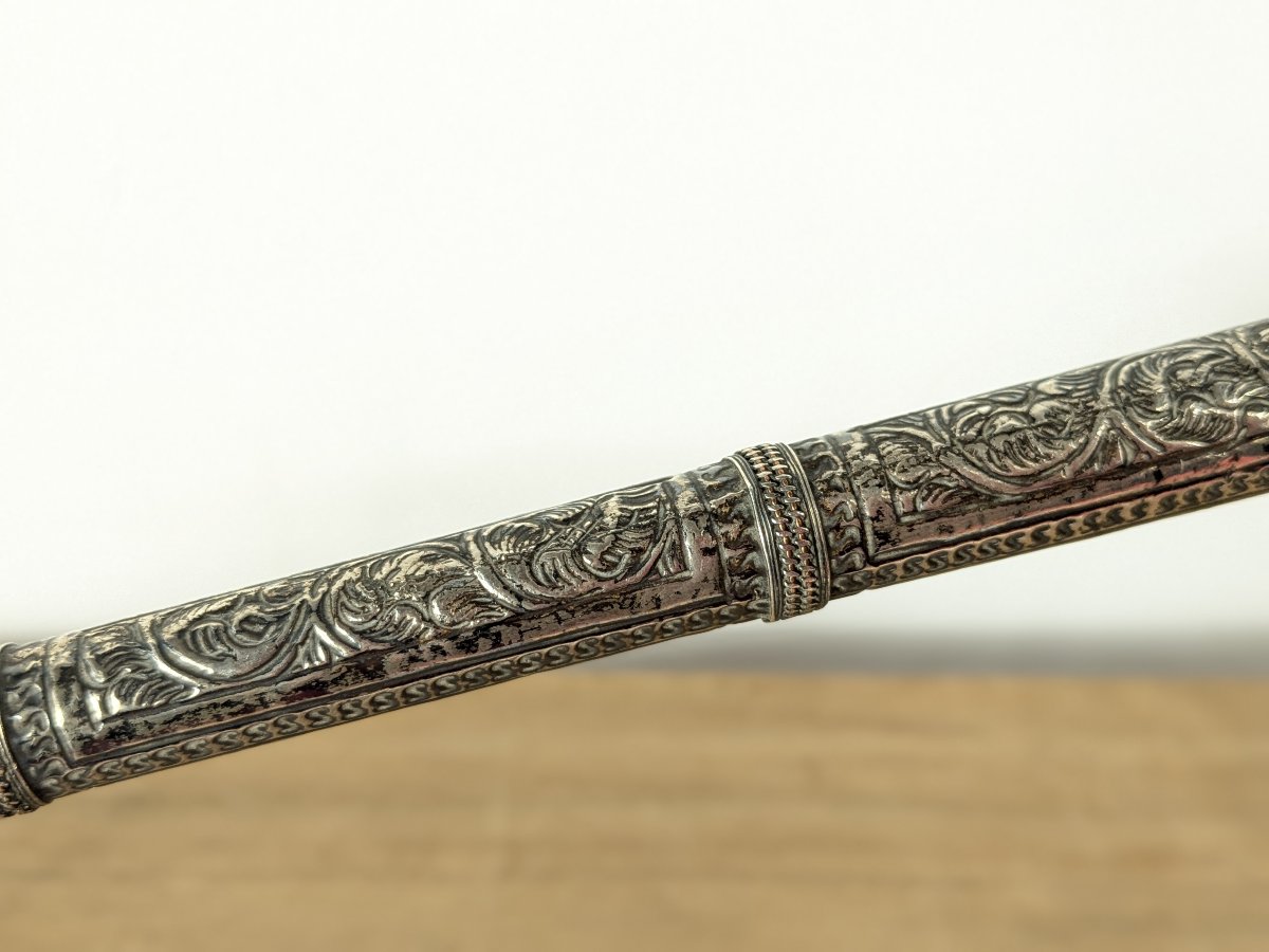 Grande pipe birmane en argent repoussé et ciselé – Birmanie, XIXe siècle-photo-7