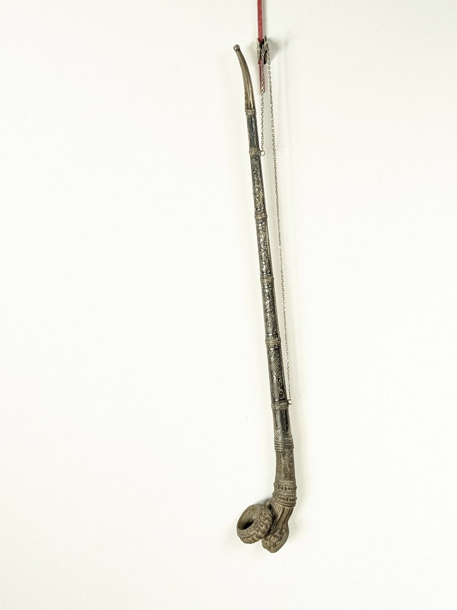 Grande pipe birmane en argent repoussé et ciselé – Birmanie, XIXe siècle-photo-2