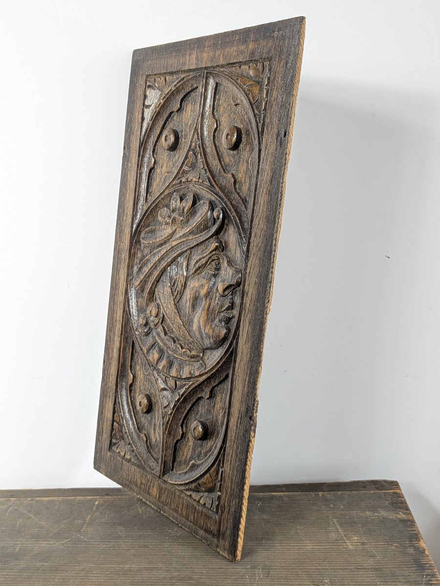 Petit panneau néo-gothique à motif de visage fin XIXe-photo-1