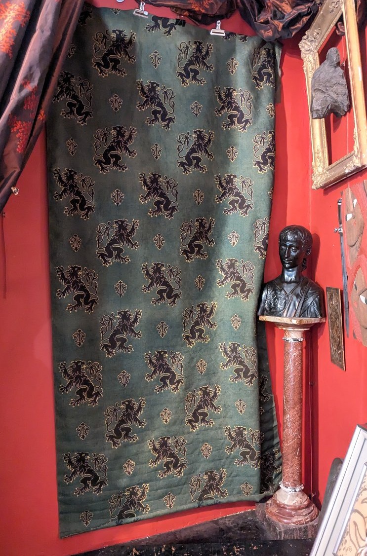 Tenture à décor néo-gothique - lions héraldiques - circa 1880