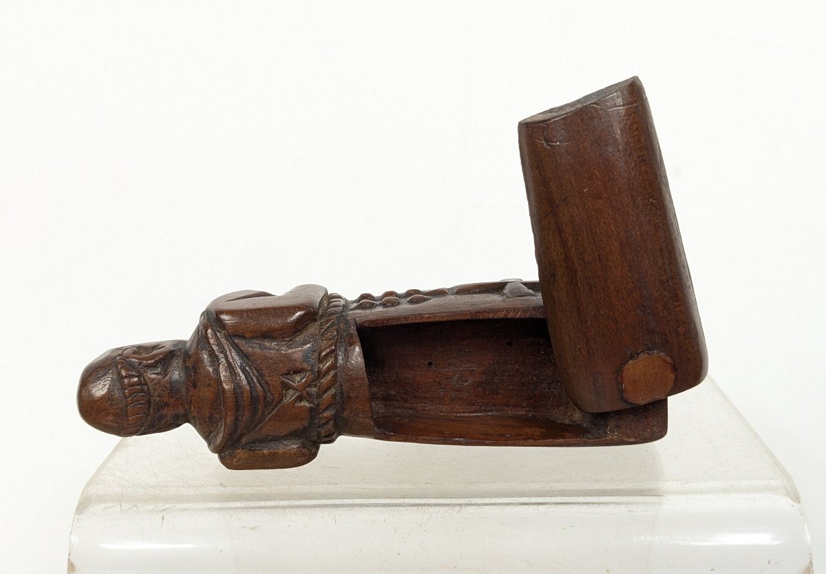 A Naughty Monk – Erotic Snuffbox, Circa 1900-photo-3
