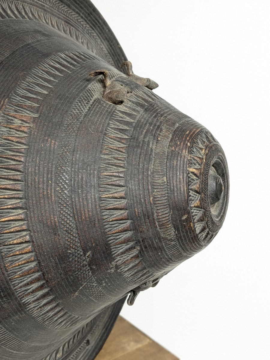 Ethiopian Leather Shield With Chevron Decoration, First Half Of The 20th Century-photo-2