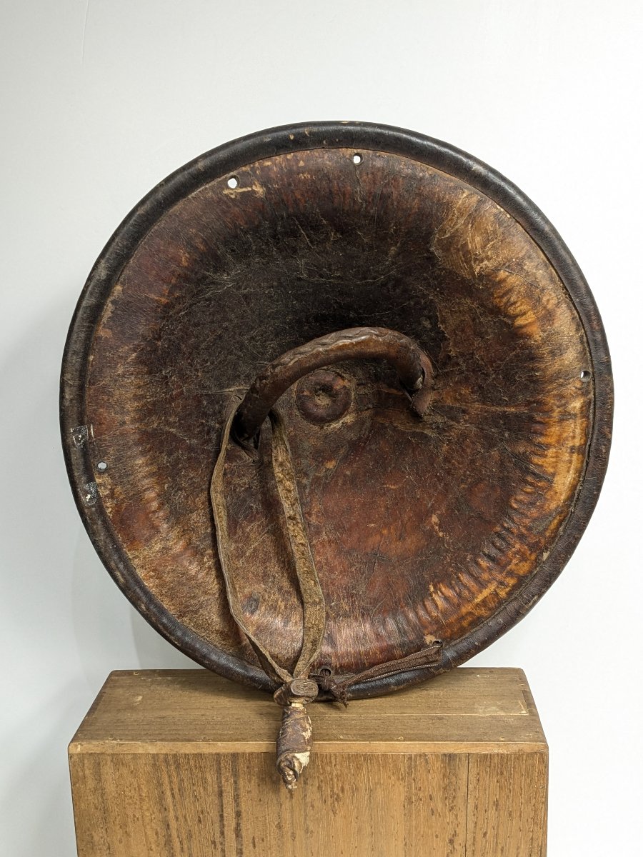 Ethiopian Leather Shield With Chevron Decoration, First Half Of The 20th Century-photo-4