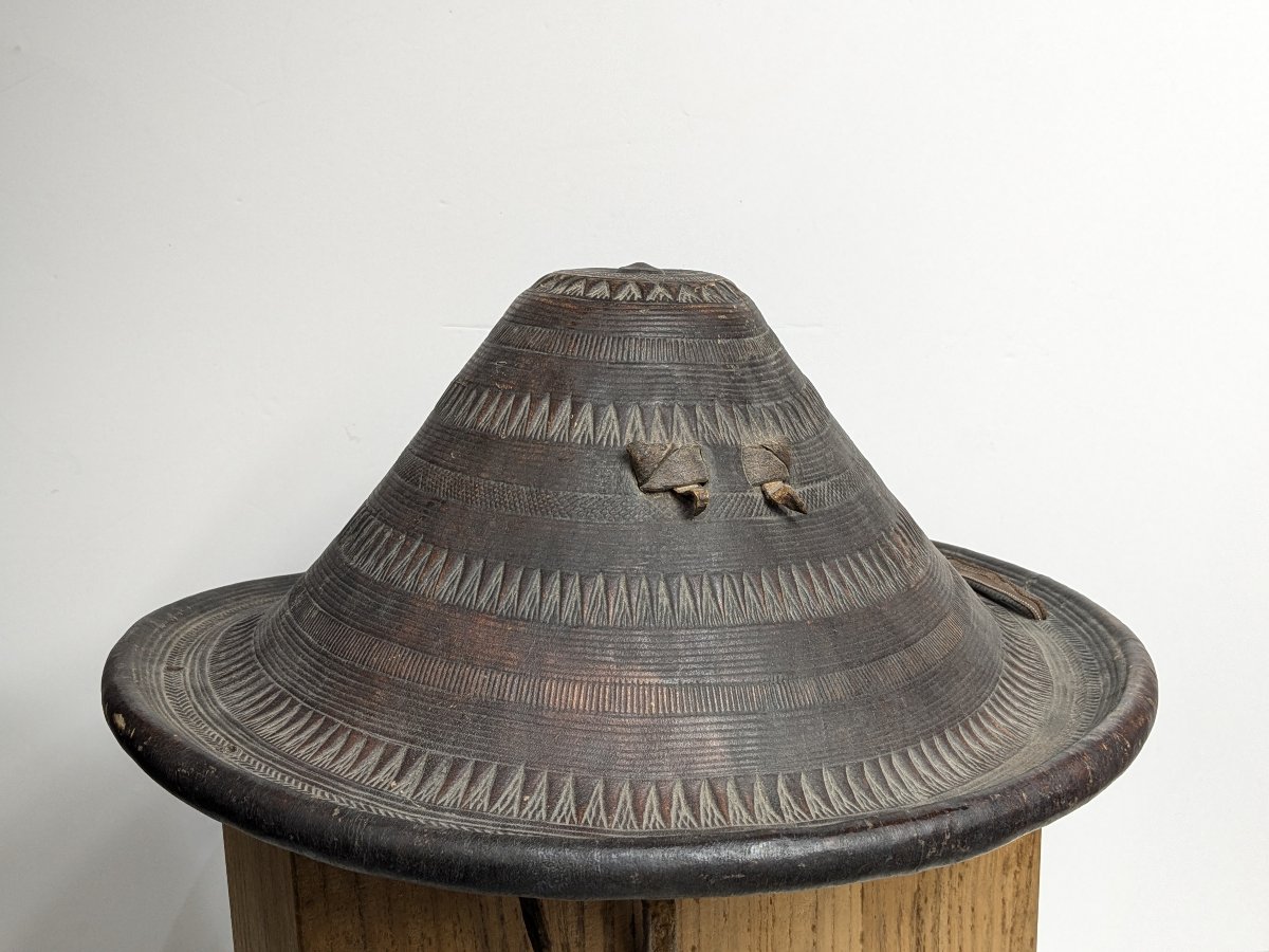 Ethiopian Leather Shield With Chevron Decoration, First Half Of The 20th Century-photo-5