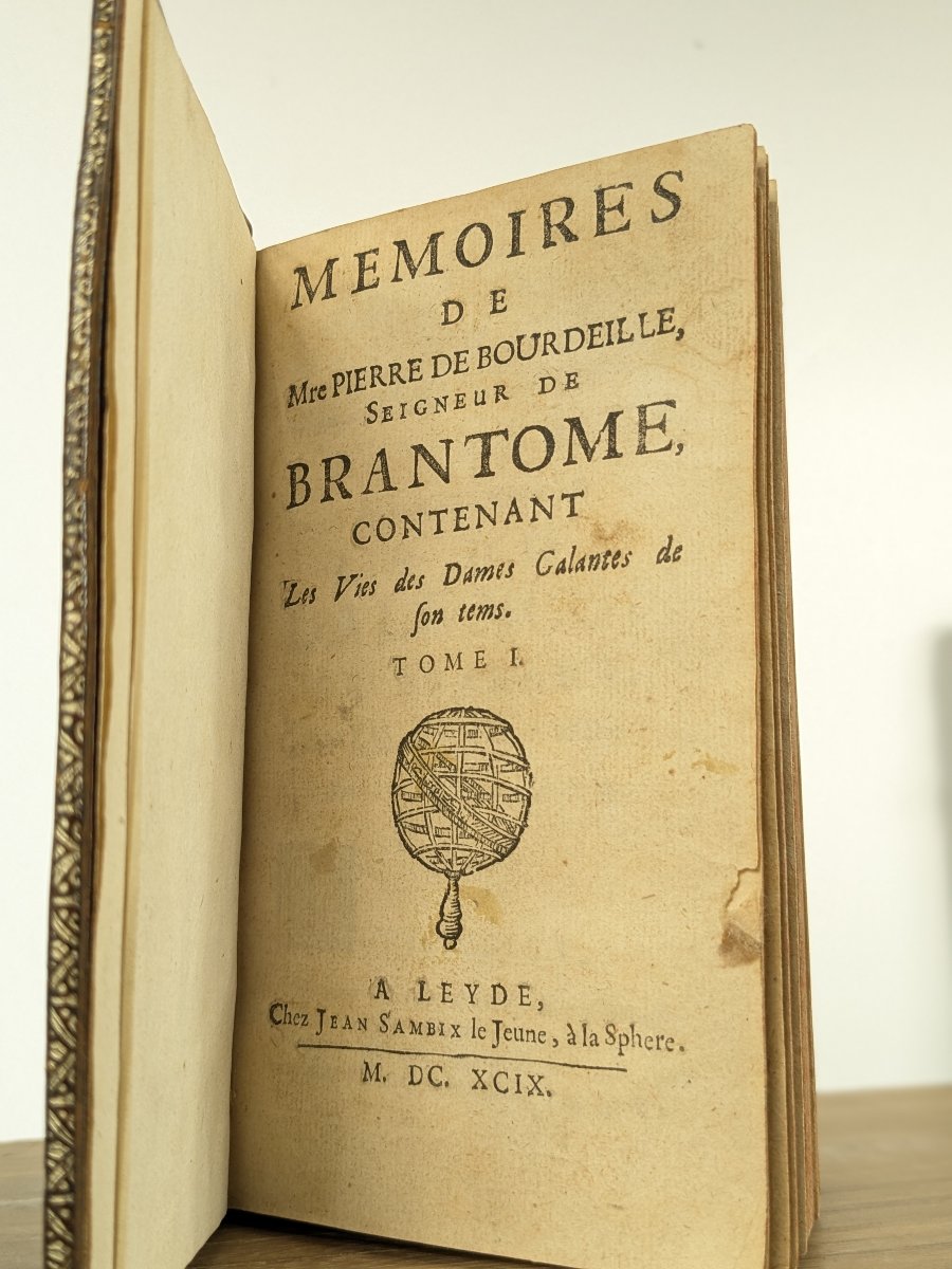 Brantôme — Memoirs Containing The Lives Of Gallant Ladies, Leiden, 1699-photo-2