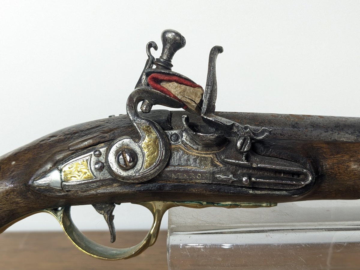 Petit pistolet à silex du XVIIIᵉ siècle - signé Lazaron -photo-3