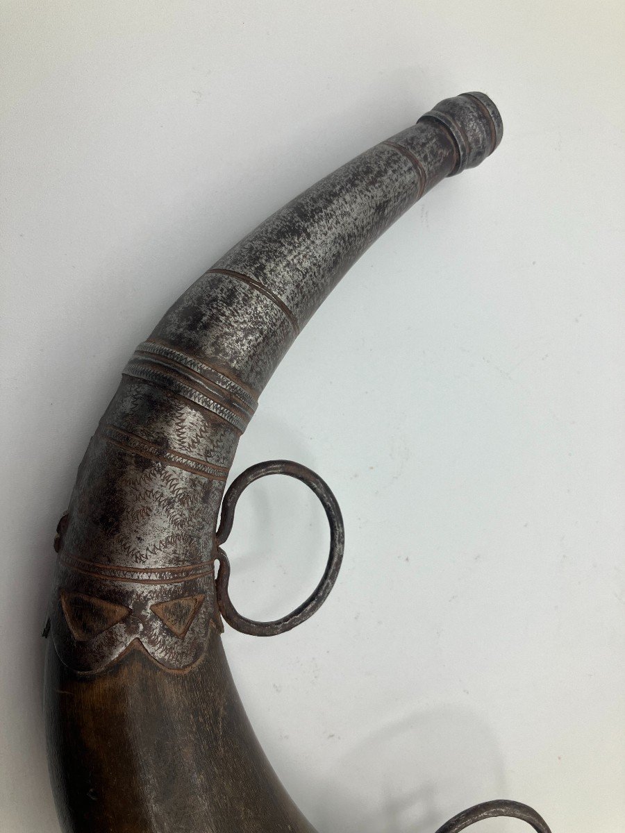 Powder Holder In Horn And Forged Iron-photo-3