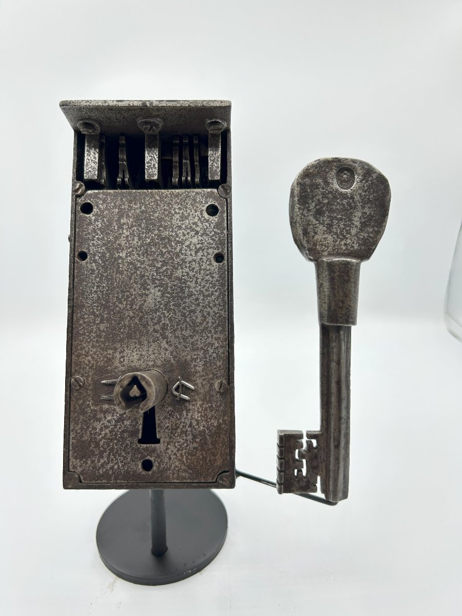 Key End Lock In Forged Iron-photo-4