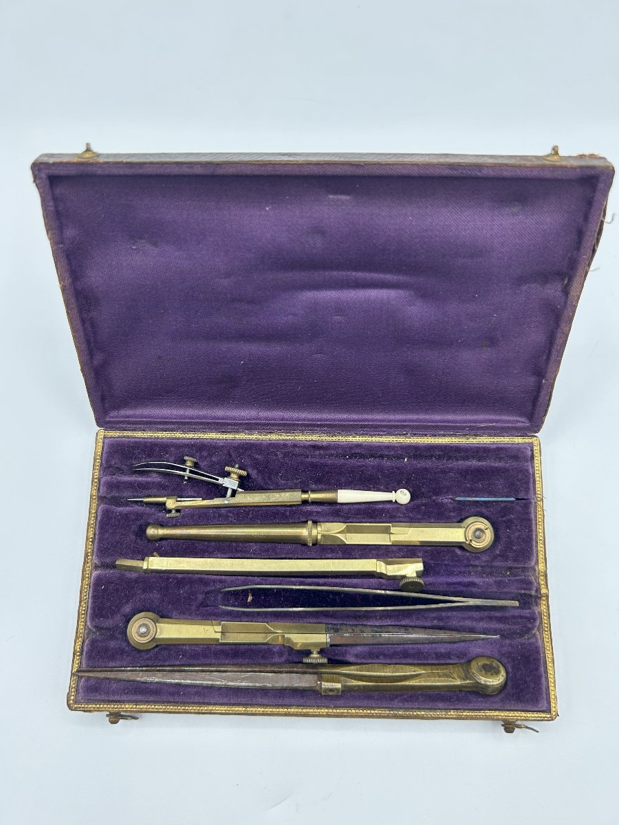 Boussoles en fer et en laiton-photo-1