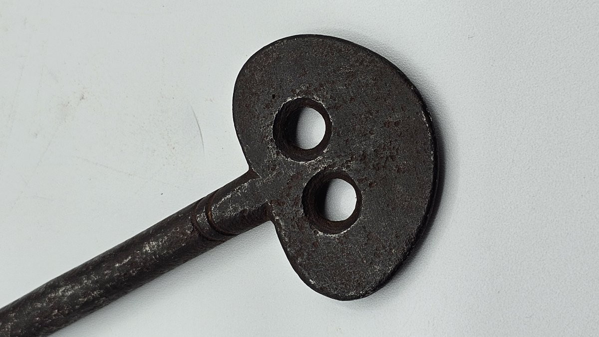 Iron Key-photo-3